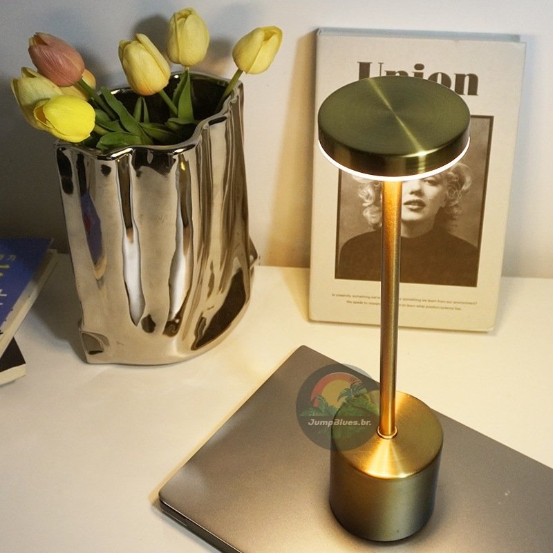 Luminária de Mesa Abajur Cabeceira Escrivaninha LED 3 em 1 Recarregável Tipo C Preto Cromado Dourado